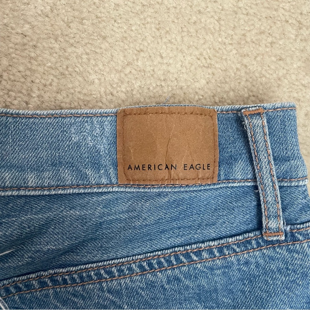 American Eagle Highest Rise 90s Boyfriend Short - Picture 3 of 6